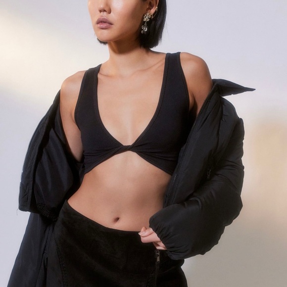 Urban Outfitters Twist Top - Picture 2 of 4